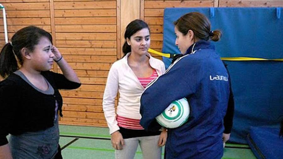 Soziale Integration von Mädchen durch Fußball - Die Kicking Girls