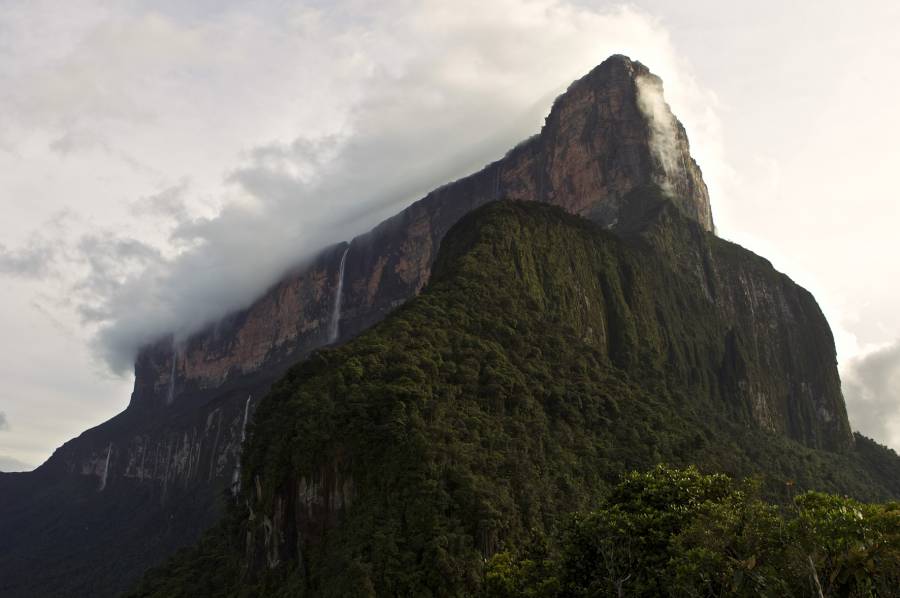 „Behind the Rainbow“ - Glowacz gelingt Erstbegehung in Venezuela