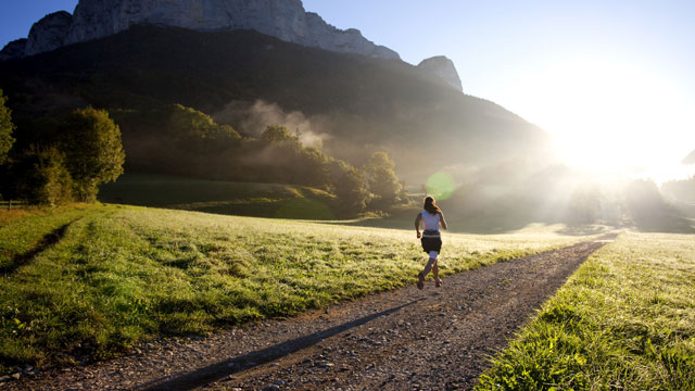 Trail Running: Von der Haustür auf die Forstwege - Neue Damen-Kollektion von Salomon