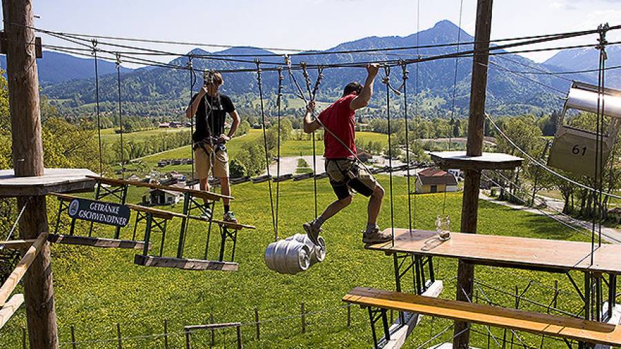 Klettern im Hochseilgarten – Lenggries lockt auch im Sommer