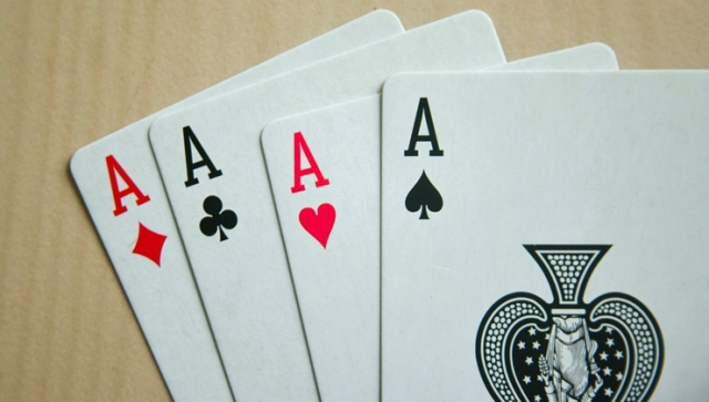 Denksport – Das Gehirn fit halten mit Kartenspielen wie Poker