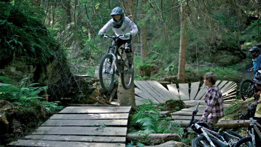 Maxi Avalanche in Flims: Traumjob und Training mit Nino Schurter gewinnen